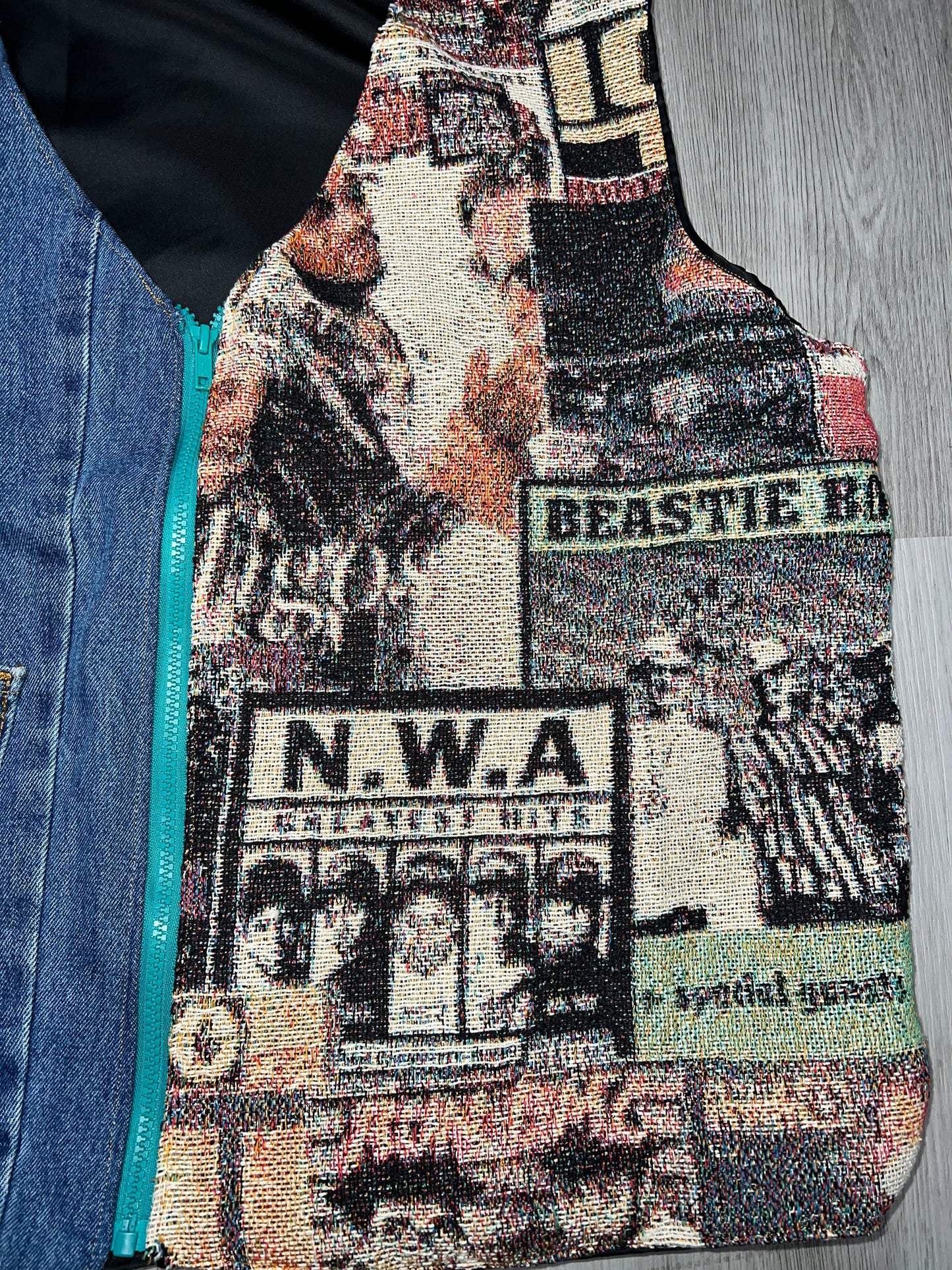 The Hip-hop Tapestry vest (L)